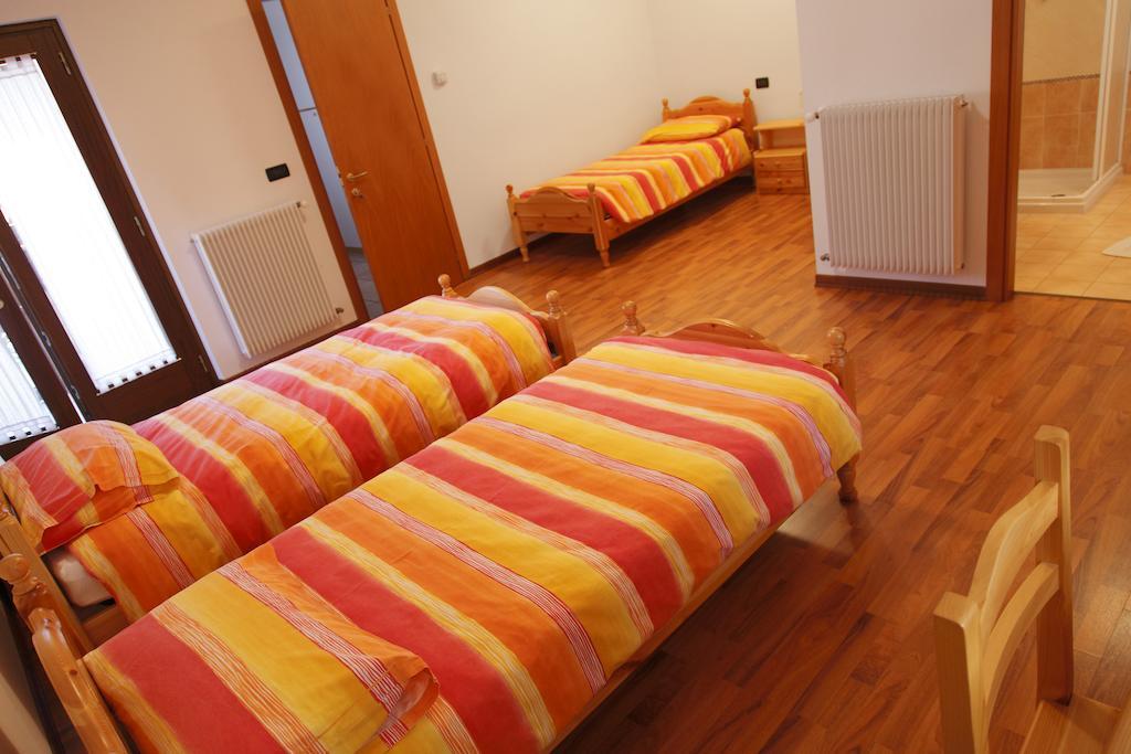 Sentiero Valinis Bed & Breakfast Fanna Phòng bức ảnh